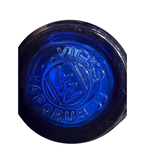 Vintage Blue Glass Vick’s Vaporub Jar Medicine Bottle - Picture 3 of 5